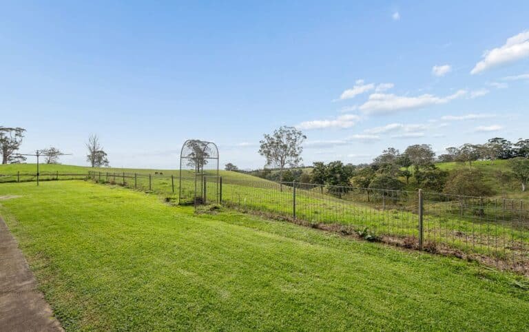 20 McLean Road, Mount Mee, photo 3